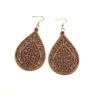 ⭐️ 5 for $25 Natural Wood Brown Painted Lightweight Earrings Gold Tone Hoops